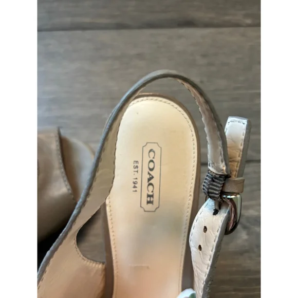 Coach Jade Wedge Platform Leather Laser Cut-out Open Peep Toe Taupe Gray W
11B - Picture 8 of 12